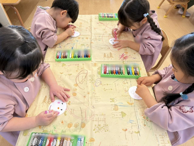 2歳児ひよこ組　雪だるまに魔法がかかったよ☆